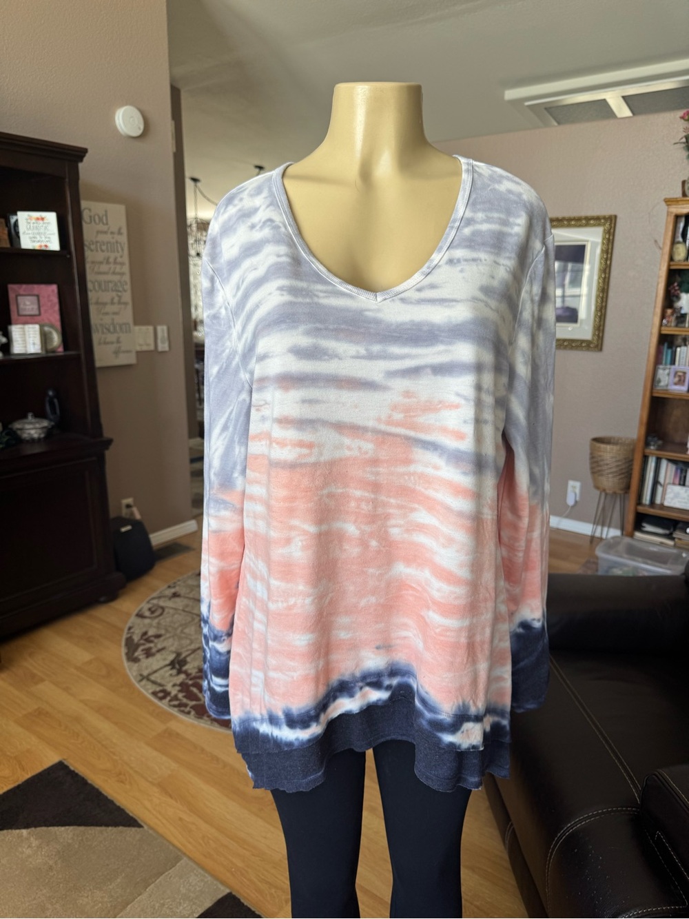 GreenTea tie-dye V-neck fancy and very soft sweatshirt-size XL